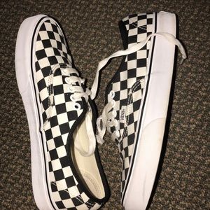 Checkerboard Lo-Sk8 van